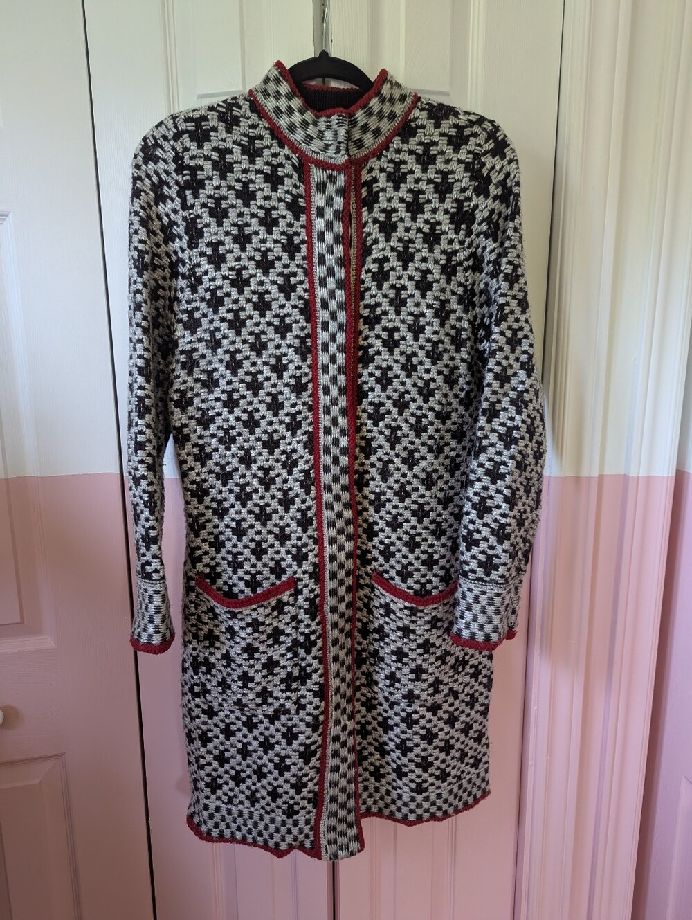 Chico's Black, White & Red Textured Knit Cardigan